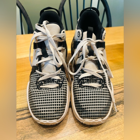 Nike Lebron James Witness Bball sneaker (youth) - Picture 4 of 15